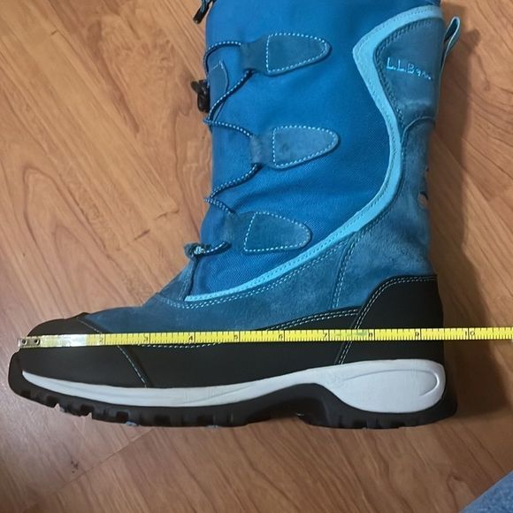 L.L. Bean snow boots for kids size 5, It fits women 6.5, blue suede. - Picture 12 of 13
